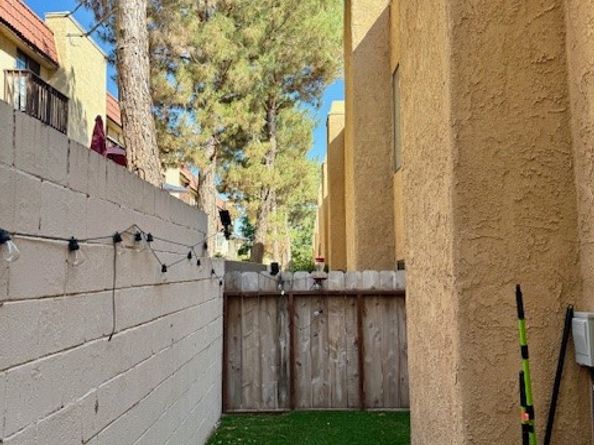 5291 Colodny Drive 5, Agoura Hills CA 91301