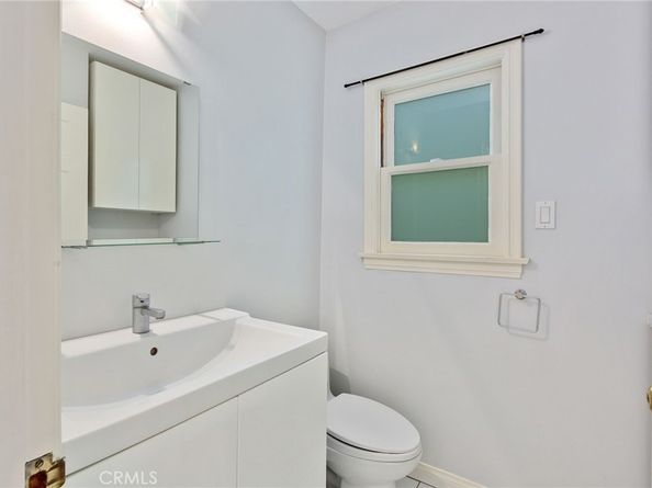 12139 Hollyglen Place, Studio City CA 91604