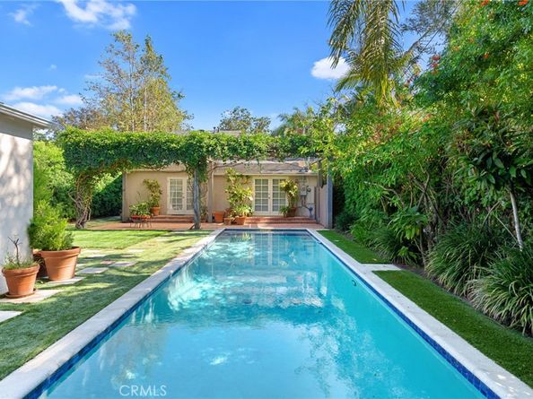 12139 Hollyglen Place, Studio City CA 91604