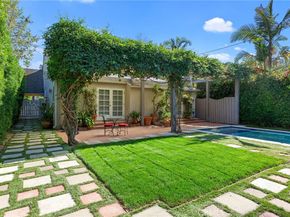 12139 Hollyglen Place, Studio City CA 91604