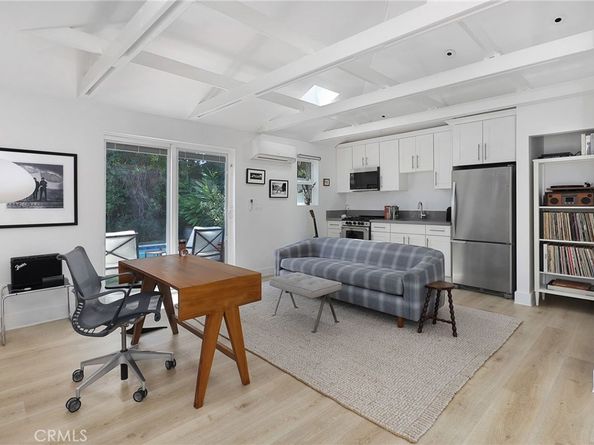 12139 Hollyglen Place, Studio City CA 91604