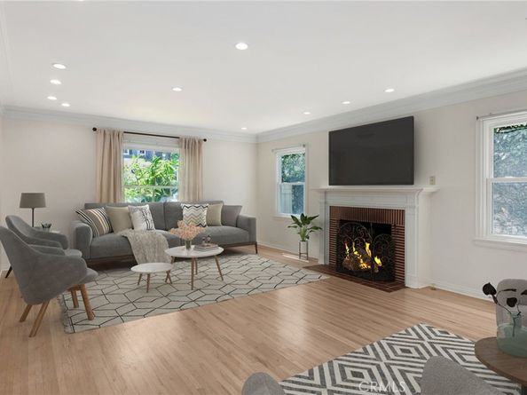 12139 Hollyglen Place, Studio City CA 91604