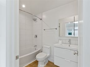 12139 Hollyglen Place, Studio City CA 91604