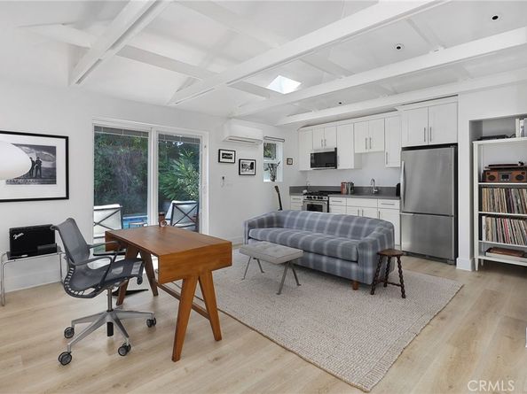 12139 Hollyglen Place, Studio City CA 91604