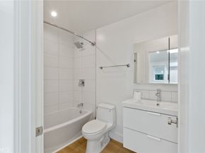 12139 Hollyglen Place, Studio City CA 91604
