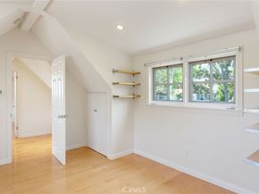 12139 Hollyglen Place, Studio City CA 91604