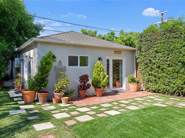 12139 Hollyglen Place, Studio City CA 91604