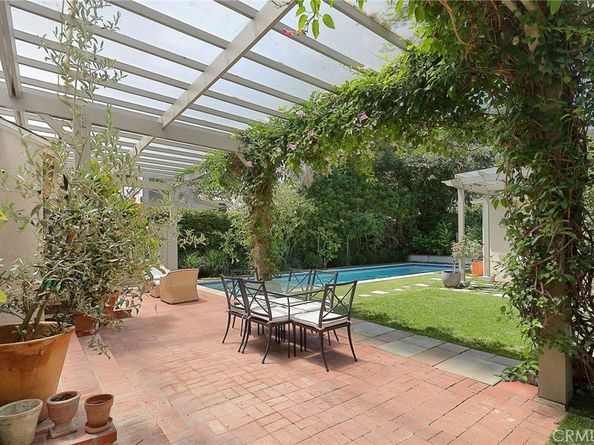 12139 Hollyglen Place, Studio City CA 91604