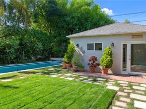 12139 Hollyglen Place, Studio City CA 91604
