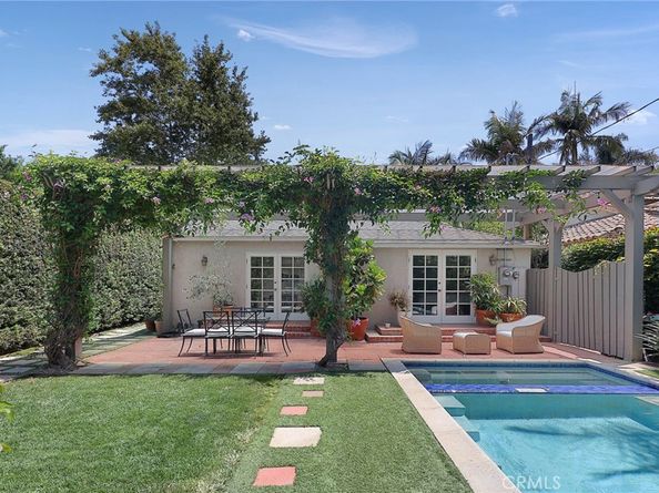 12139 Hollyglen Place, Studio City CA 91604