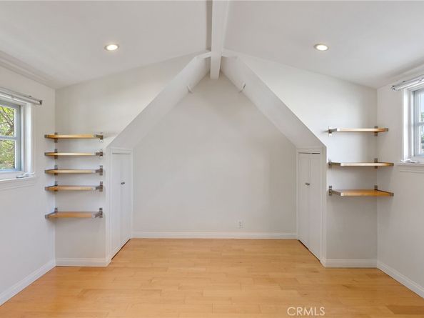 12139 Hollyglen Place, Studio City CA 91604