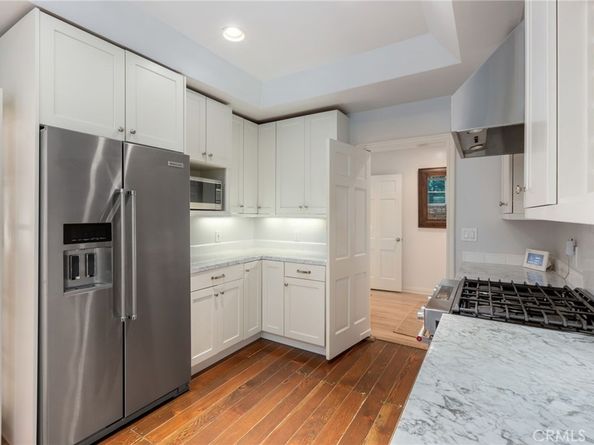 12139 Hollyglen Place, Studio City CA 91604