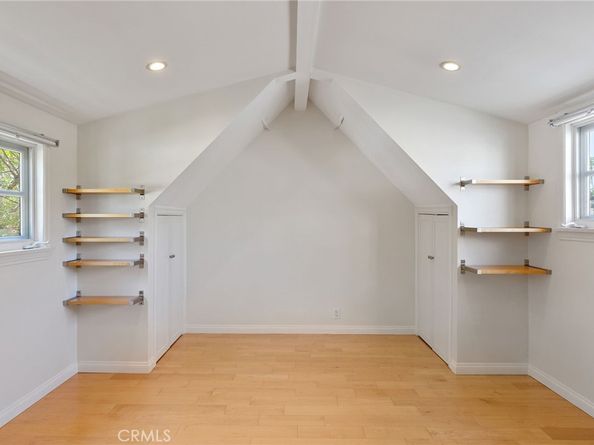 12139 Hollyglen Place, Studio City CA 91604