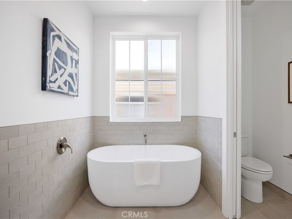 2420 Ives Lane B, Redondo Beach CA 90278