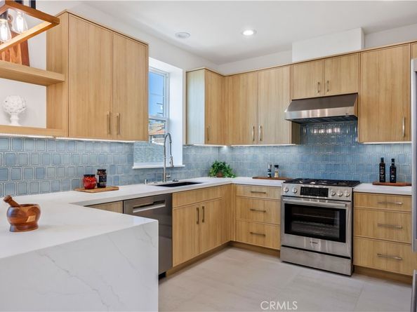2420 Ives Lane B, Redondo Beach CA 90278