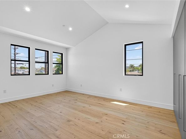 1011 S Prospect Avenue, Redondo Beach CA 90277