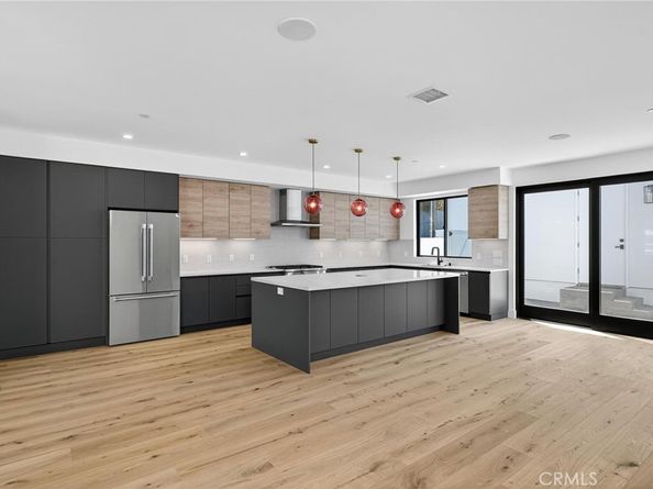 1011 S Prospect Avenue, Redondo Beach CA 90277
