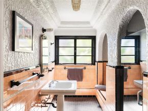 7 37th Place, Long Beach CA 90803