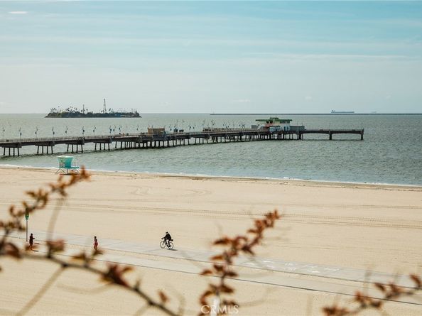 7 37th Place, Long Beach CA 90803