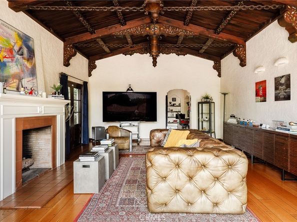 7 37th Place, Long Beach CA 90803