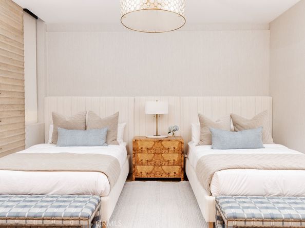 100 N Dianthus Street, Manhattan Beach CA 90266