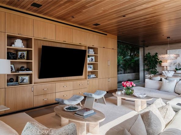 100 N Dianthus Street, Manhattan Beach CA 90266