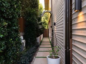 100 N Dianthus Street, Manhattan Beach CA 90266