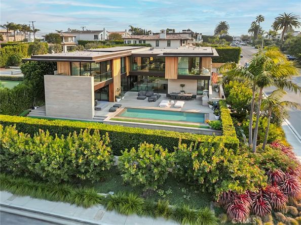 100 N Dianthus Street, Manhattan Beach CA 90266