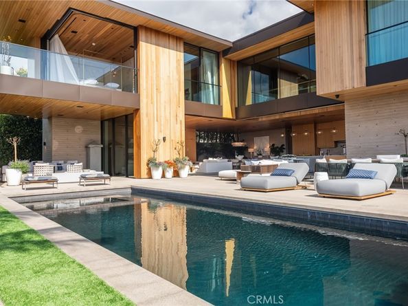 100 N Dianthus Street, Manhattan Beach CA 90266