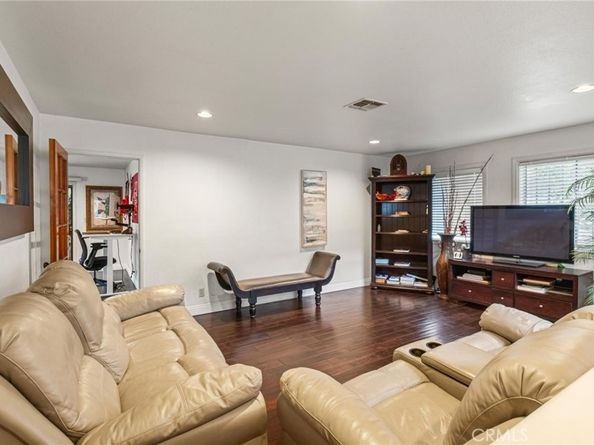 5048 W 121st Street, Hawthorne CA 90250