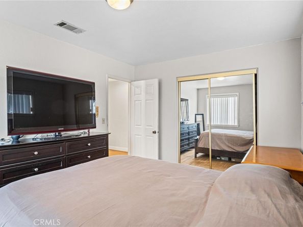 5048 W 121st Street, Hawthorne CA 90250