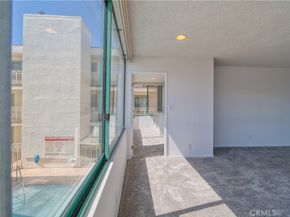 201 Calle Miramar 16, Redondo Beach CA 90277
