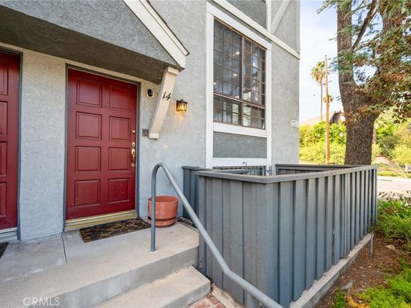 18100 Burbank 14, Tarzana CA 91356