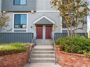 18100 Burbank 14, Tarzana CA 91356