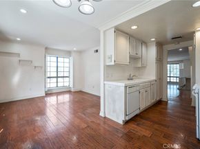 18100 Burbank 14, Tarzana CA 91356