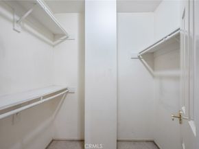 18100 Burbank 14, Tarzana CA 91356