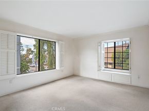 18100 Burbank 14, Tarzana CA 91356