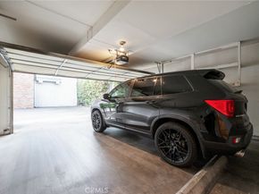 18100 Burbank 14, Tarzana CA 91356
