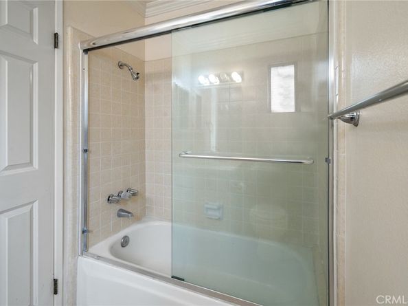 18100 Burbank 14, Tarzana CA 91356