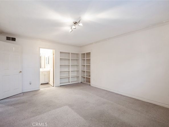 18100 Burbank 14, Tarzana CA 91356