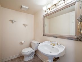 18100 Burbank 14, Tarzana CA 91356