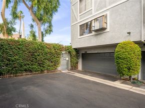 18100 Burbank 14, Tarzana CA 91356