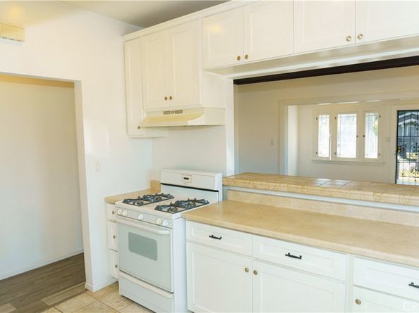 5700 Cimarron St, Los Angeles CA 90062