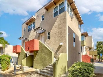 319 E Dayman Street
