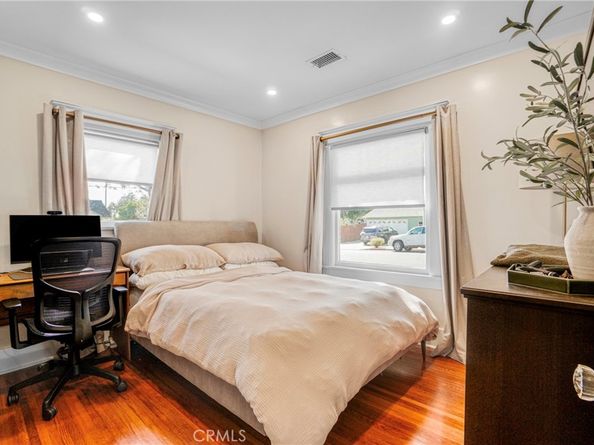 4401 E Vermont Street, Long Beach CA 90814