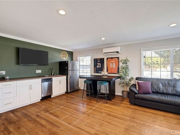 2905 Magnolia Avenue, Long Beach CA 90806