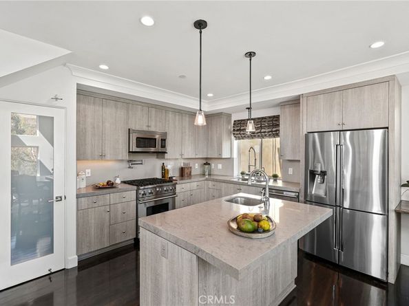 2002 Carnegie Lane A, Redondo Beach CA 90278