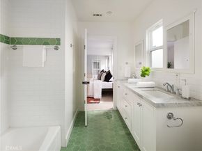 1110 Queen Anne, Los Angeles CA 90019