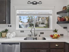 318 S Francisca Avenue, Redondo Beach CA 90277