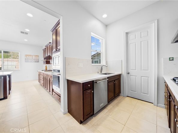 12170 Casper Court, Rancho Cucamonga CA 91739